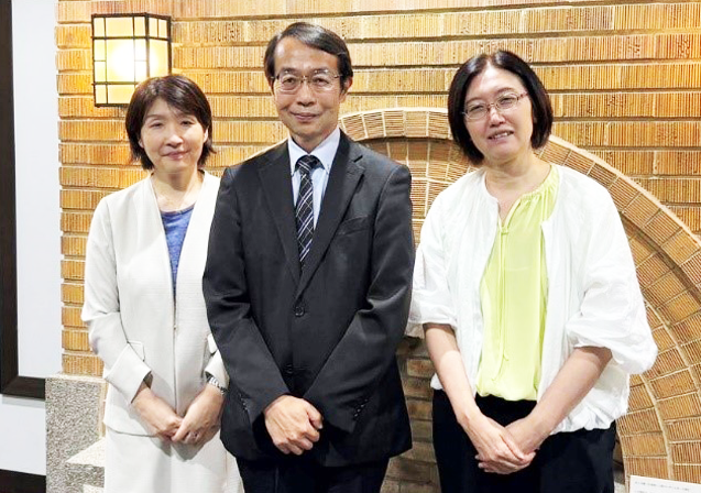東京女子大学 長谷川教授(中央)、アセットマネジメントOne 伊藤(左)、矢野(右)